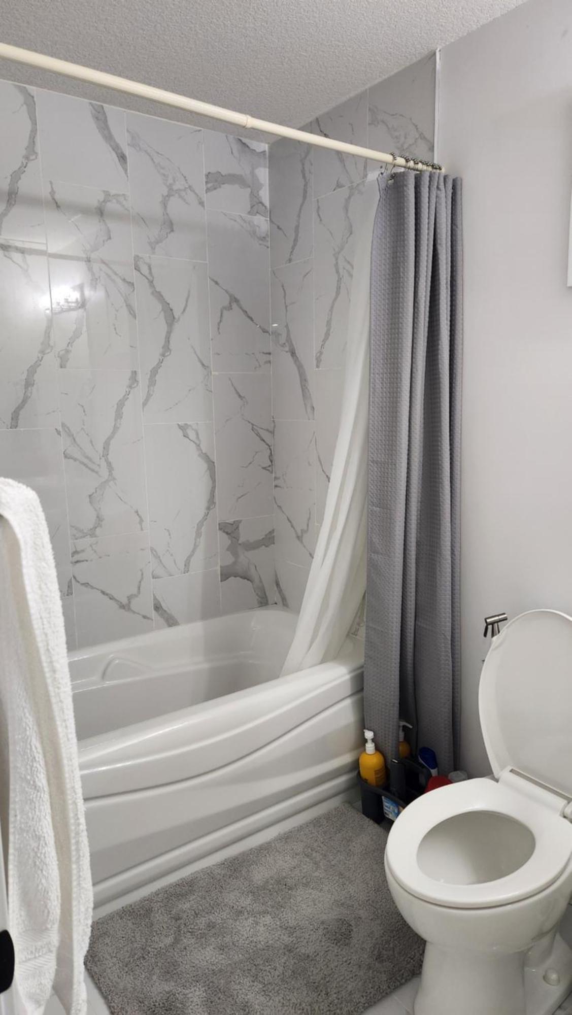 Modern 2 Bedroom Basement Suite At West Edmonton Exterior foto